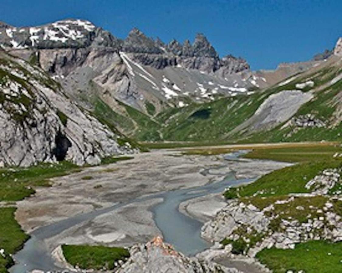 Ferienwohnung 3,5 Zimmer Direkt An Ski- Und Bikepiste Flims Buitenkant foto