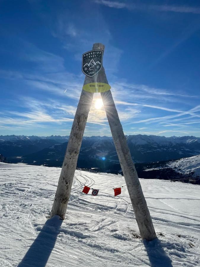 Ferienwohnung 3,5 Zimmer Direkt An Ski- Und Bikepiste Flims Buitenkant foto
